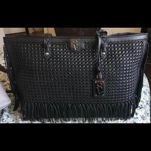 NWT Vera Wang purse. Black Great quality.